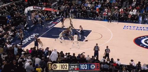 强投三分不中~！！ 