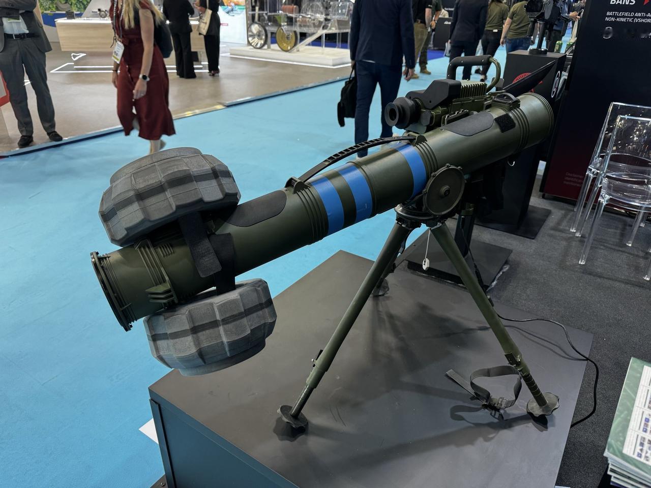 斯洛文尼亚Guardıarıs公司的MANPADS模拟器在Eurosatory2