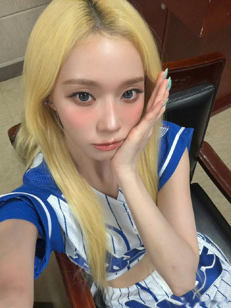 校庆乖乖女孩🥺🫶