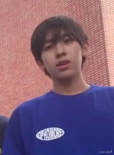 林志颖儿子kimi16岁近照还记得当初那个爱哭的小男孩现在kimi已经长成清爽男