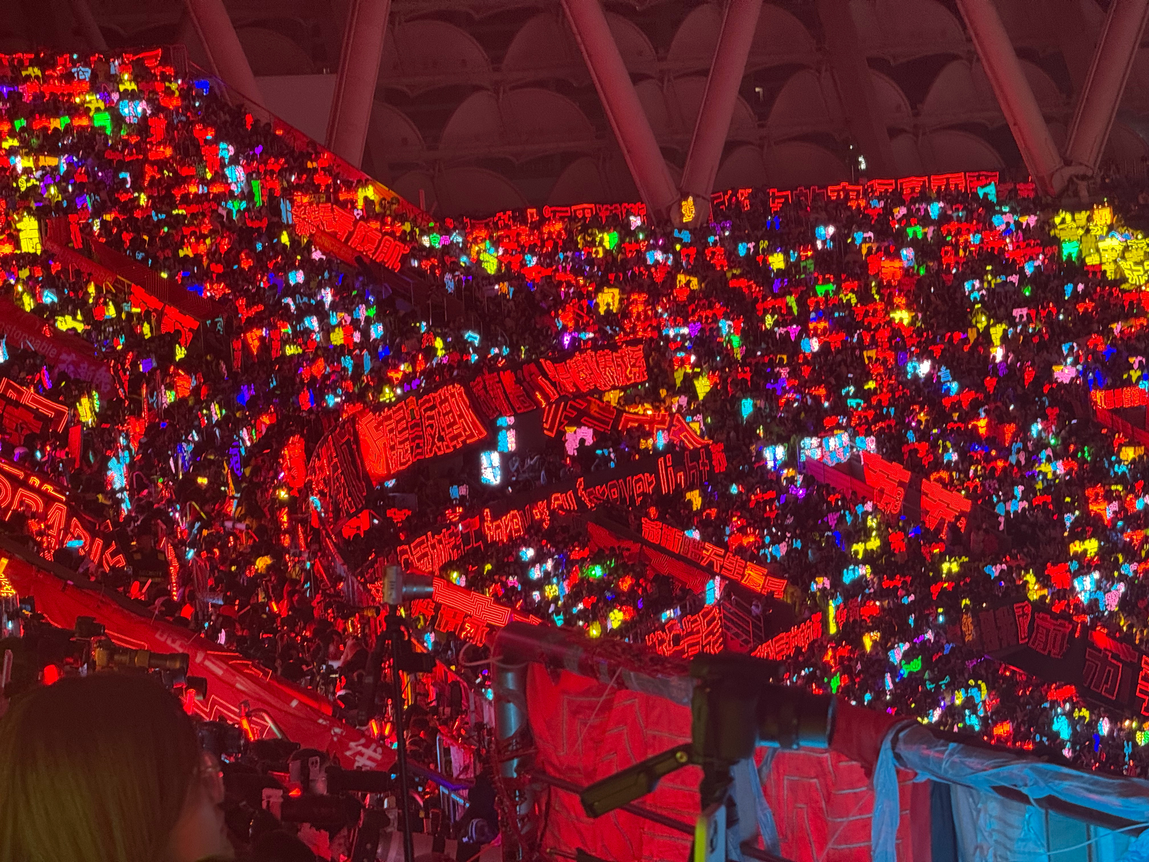 看完两天演唱会之后觉得我更爱的是二代二代所有solo看的特别舒服三代除了TOP，