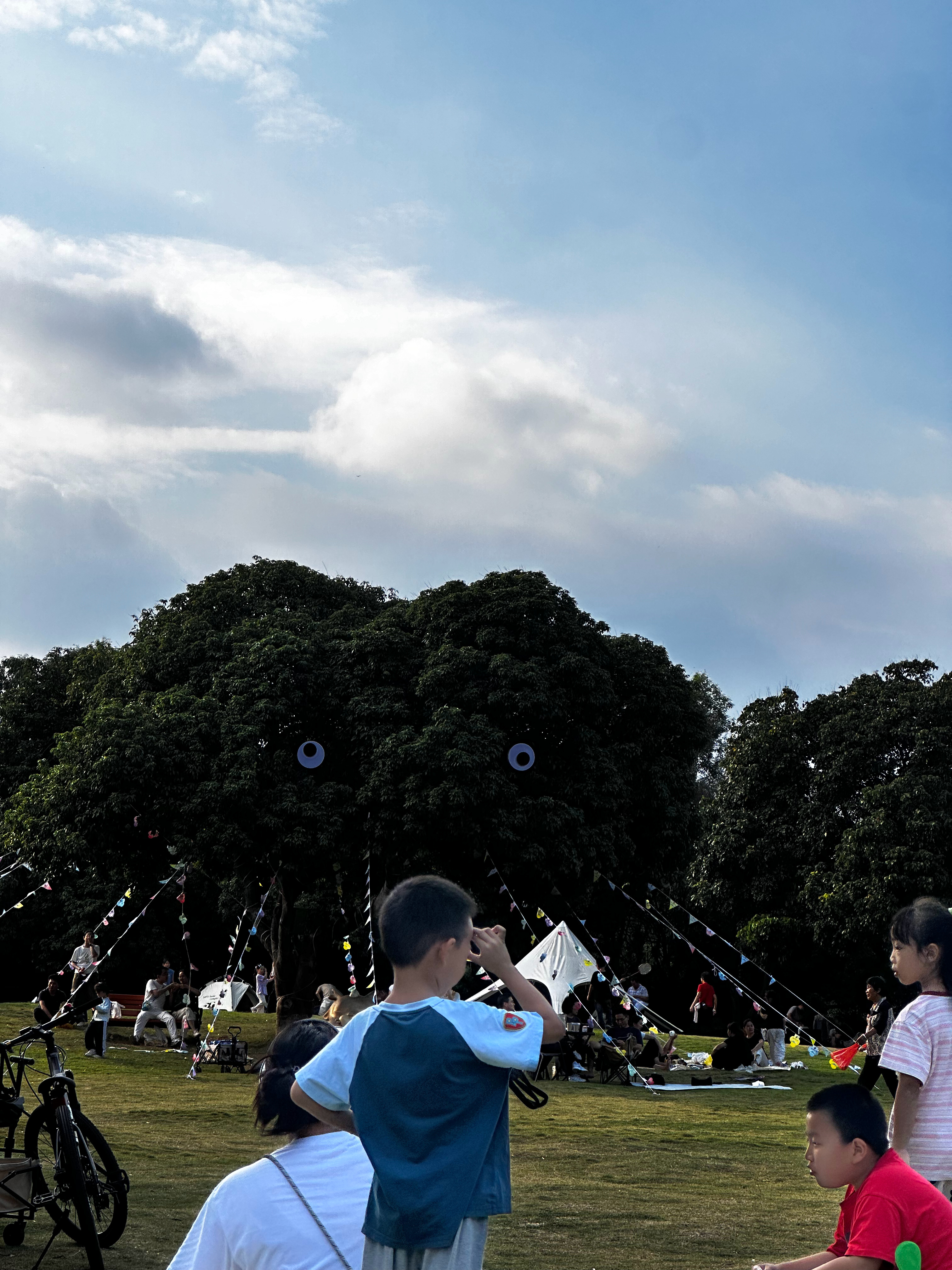 贪心和幸福像两条平行线，永远不会相交。（查理芒格） 