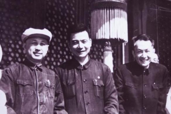 1964年，一个知青在看钱学森的论文时，发现方程推导错了，就给钱学森写信，谁知钱