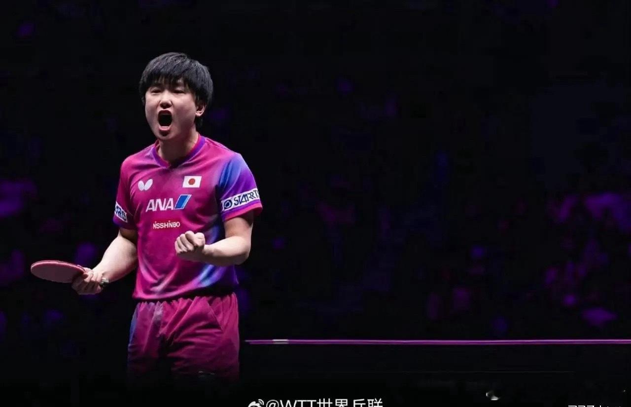 被央媒点名批评！张本智和拒绝说重庆话跟中国球迷互动 数典忘祖近日，WTT重庆冠军