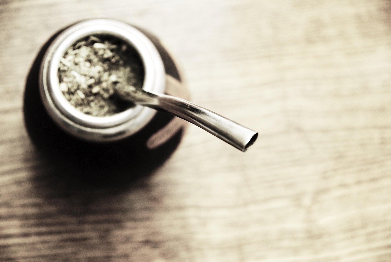 据博主Mate 90 系列已开始线下分货，四款机型的库存和颜色选择曝光了。Mat