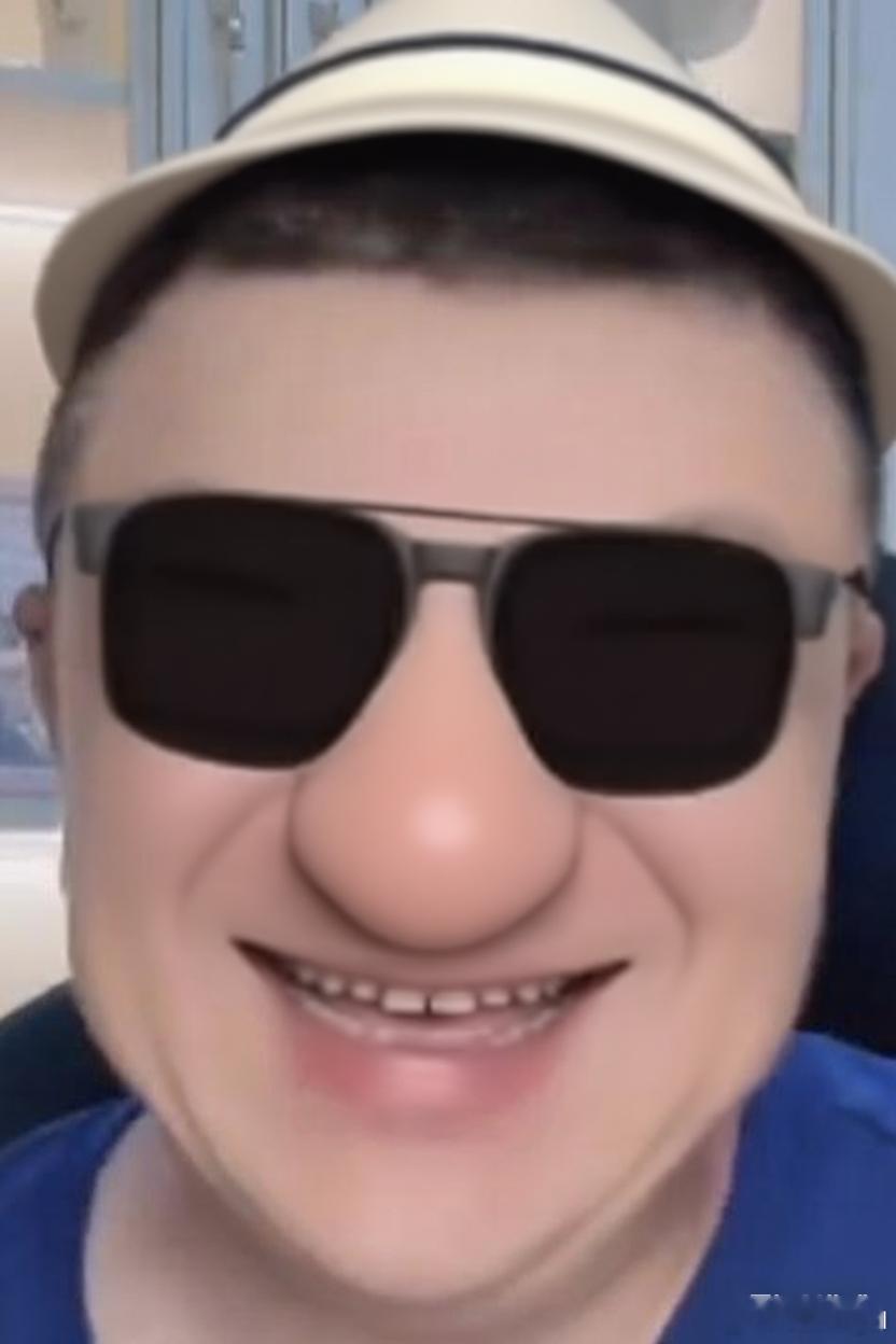 青训教父去西班牙几天，赚的盆满钵满，回国队伍解散，直播间开始唱歌搞青训了，这样的