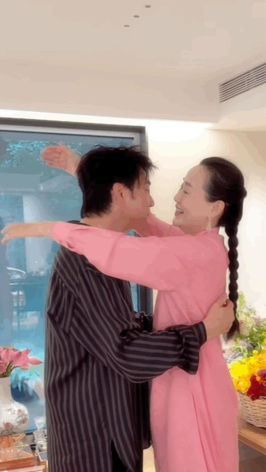 林依轮发文庆祝结婚31周年林依轮回应结婚31年迎来31周年珍珠婚，林依轮发文记录