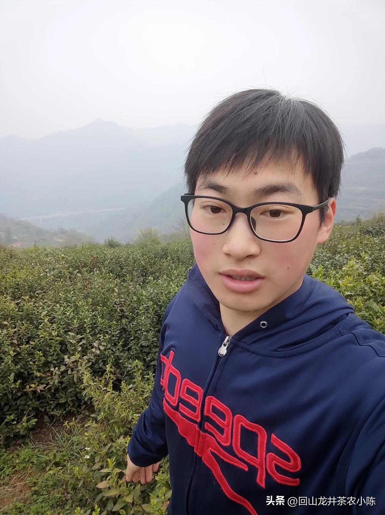 这几天家里忙的就跟打仗一样，一天到晚就炒茶叶和打包发货，也没有时间和分享一下好喝