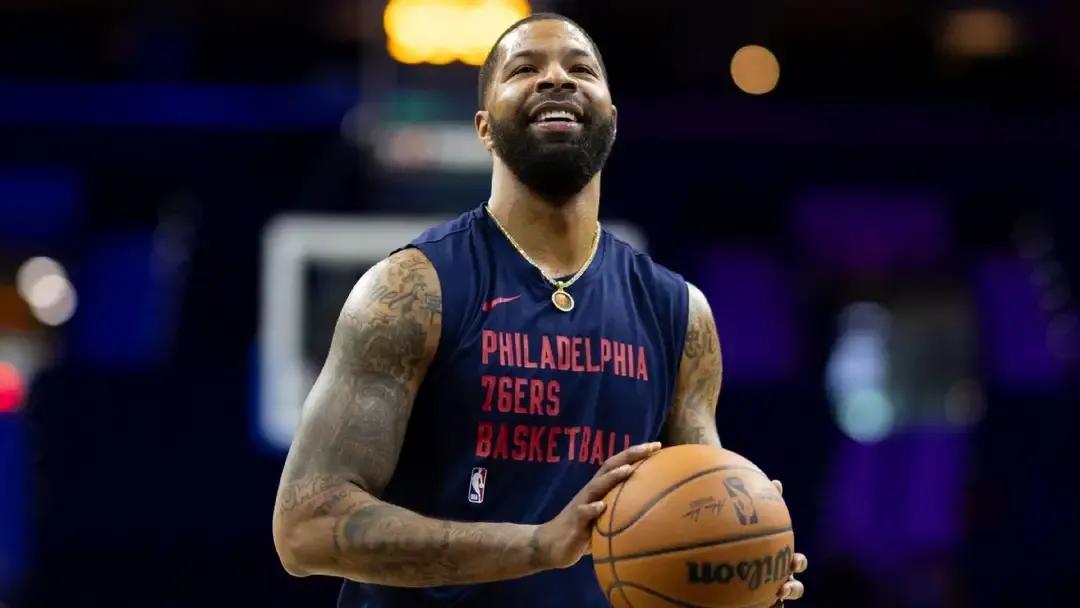 湖人和独行侠后悔吗，小莫里斯骑士首秀堪称完美，得到14分。
第一，骑士米切尔，斯