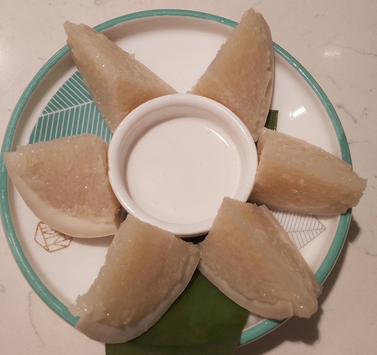 今天中午得闲无事，自己坐地铁到天河区的三溪站出来，这里美食比较多，有云南的，海南