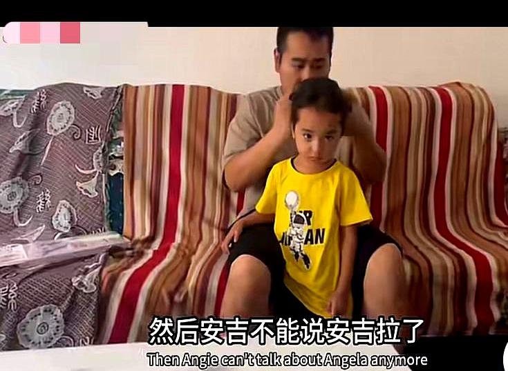 镜头一晃，阿阳这次终于回国了，抱着刚睡醒的安吉拉给她梳头，孩子比以前瘦了不少，眼
