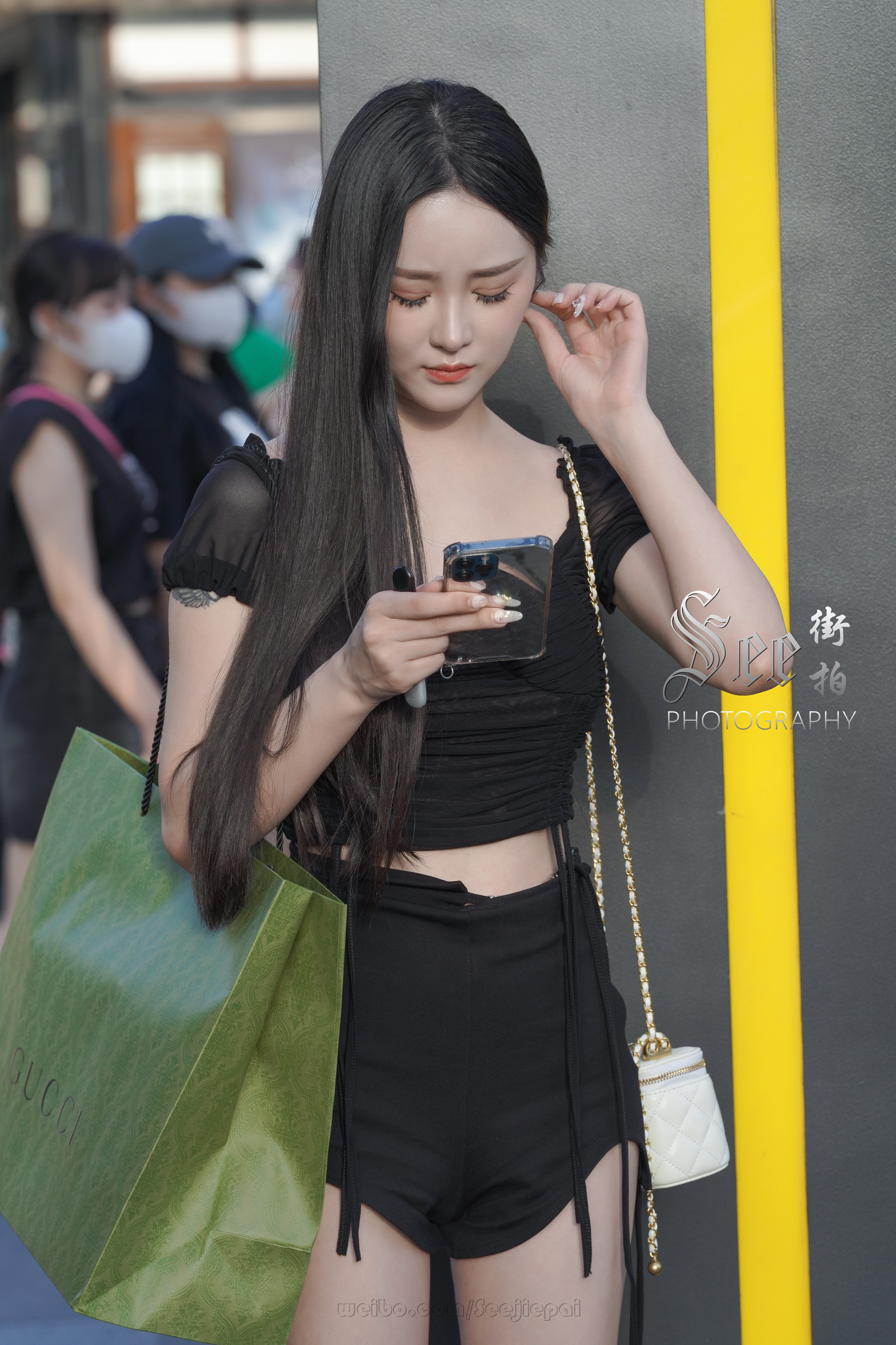 黑色系，更显白~~ ​​​