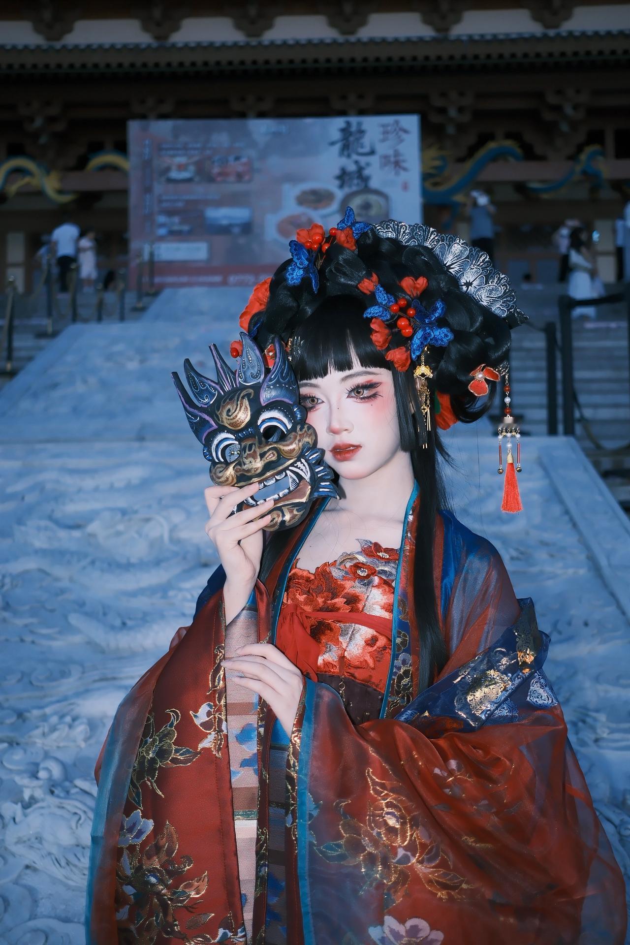 人有傩，方为傩。傩面人，不只是穿搭表现。古风美学暴击 汉服能有多惊艳 汉服可以有