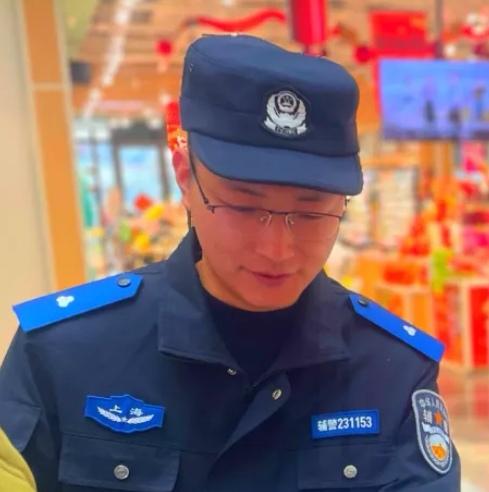 辅警普遍享有绩效奖金，这是其薪酬体系的重要组成部分，意在激励工作表现，体现多劳多