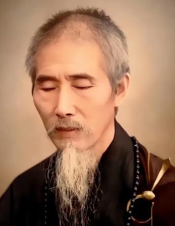 一高僧说：“不要去管任何人，即便是有血缘关系的亲人，也不要管，几十年形成的认知，