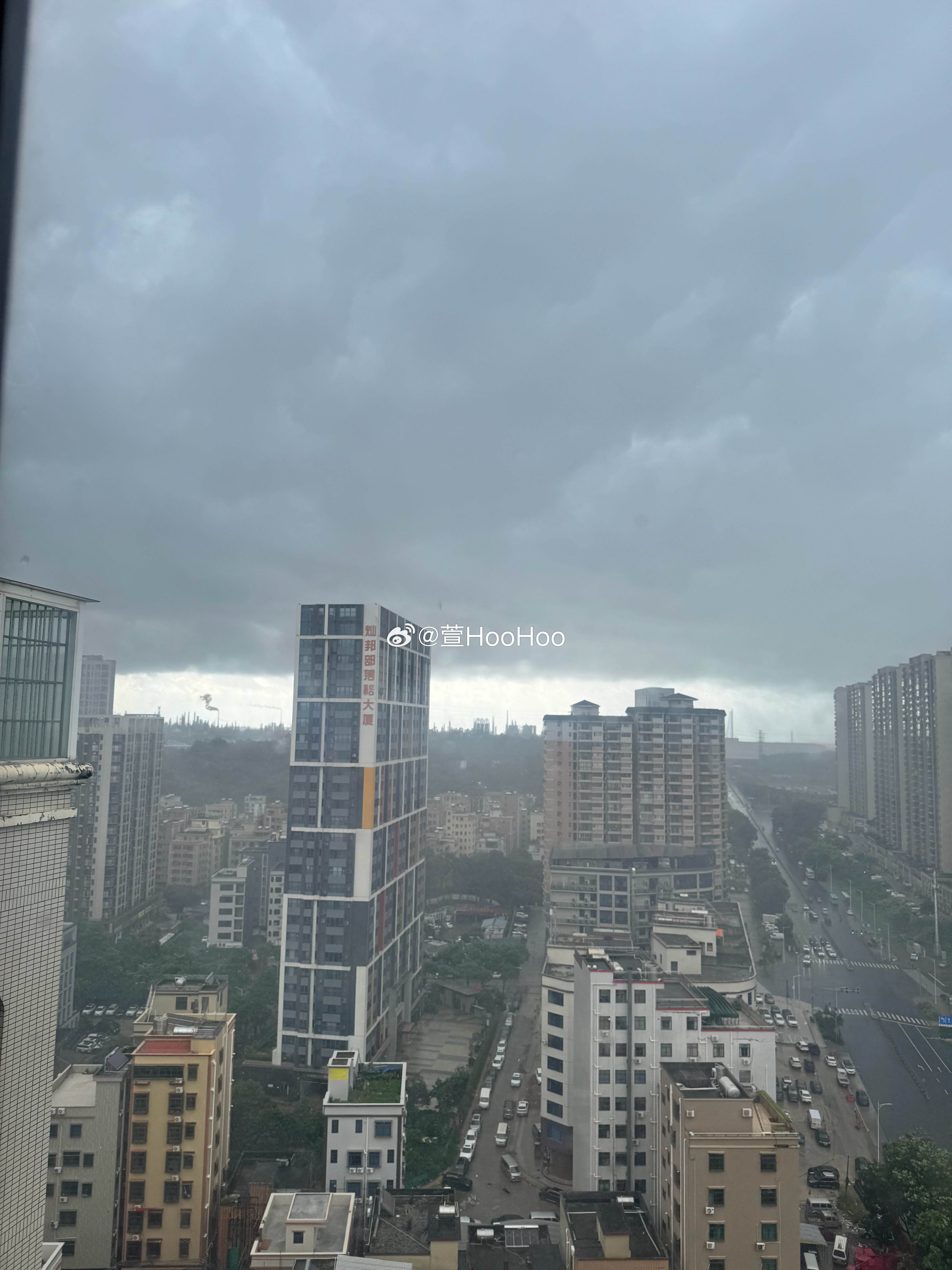 风姑娘和雨阿姨在外面打的热火朝天的 惠州
