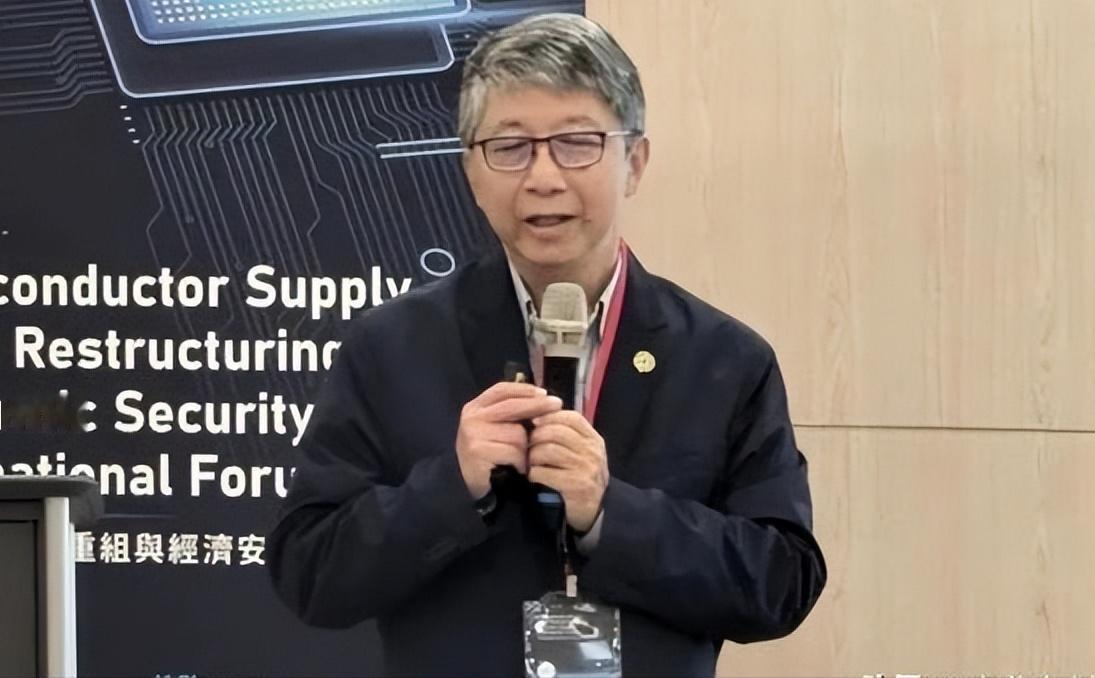 在中国宣布突破 7nm 芯片技术后，作为全球芯片代工巨头的台积电的顶尖工程师杨光