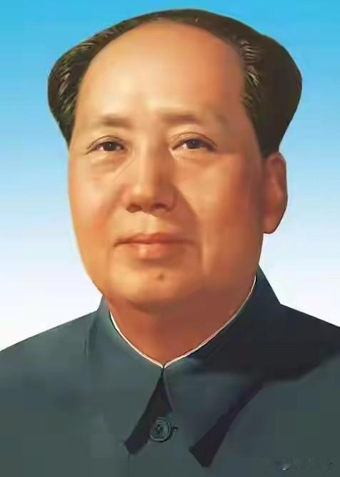  怅寥廓，问苍茫大地，谁主沉浮。
出自《沁园春·长沙》，青年时期抒发救国求索的宏