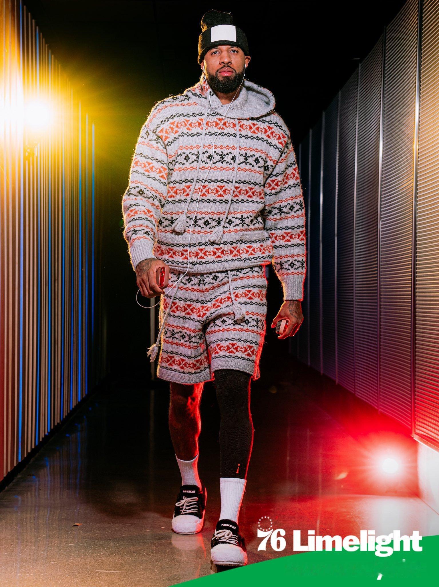 潮男搭配！分享今日份赛前抵达主场球馆时的帅泡～费城76人新赛季篮不住PaulGe