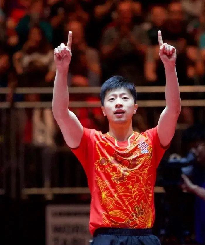 尘埃落定！近日，国际乒联在其成立百年庆典上正式宣布马龙成为乒坛历史上的 GOAT