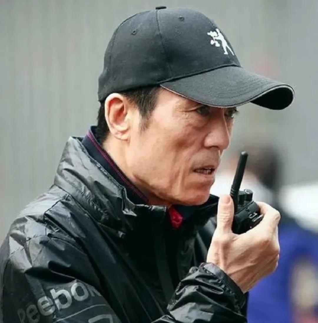 主持人，曹可凡，问导演张艺谋，您指导了奥运会开幕式，得到了什么，失去了什么。张艺