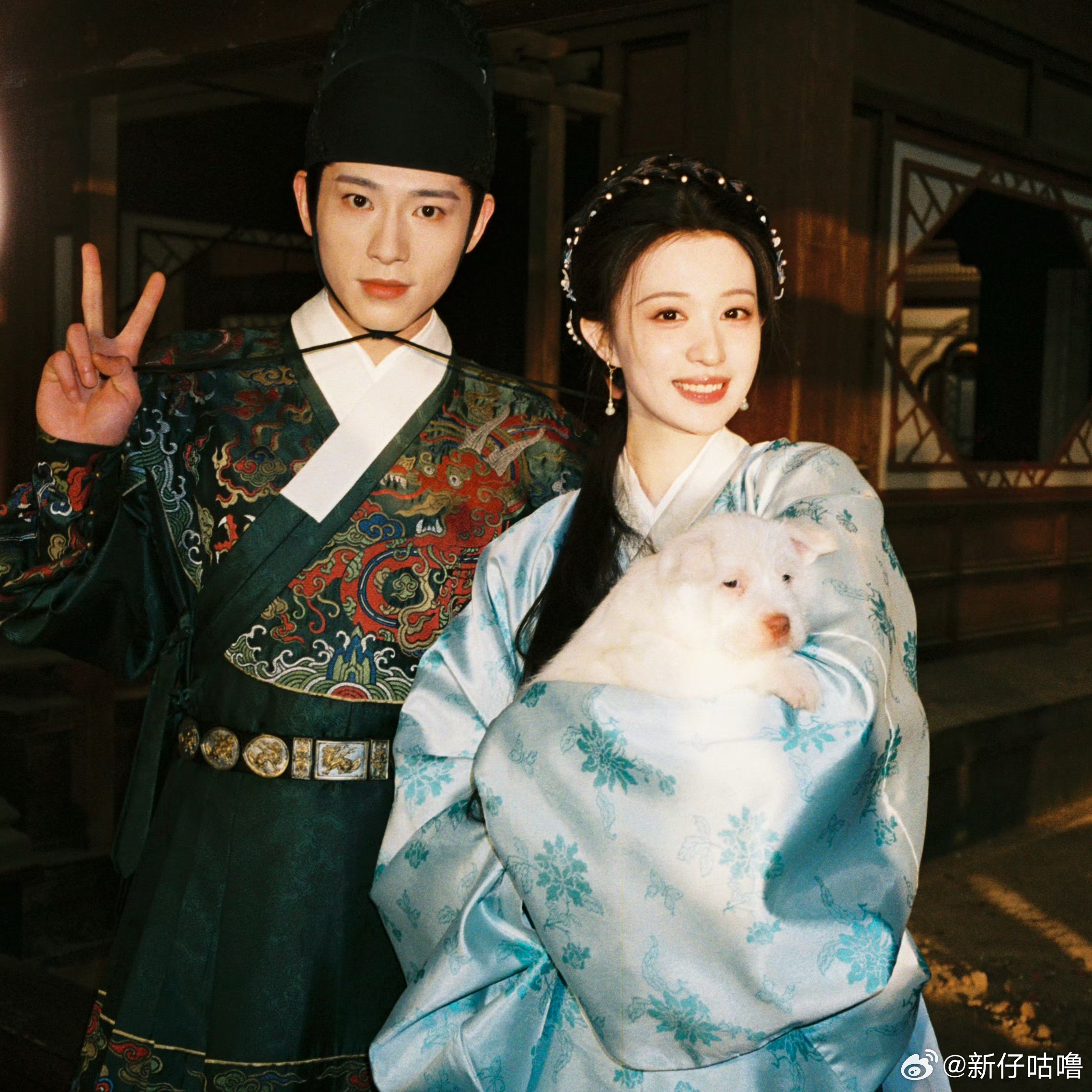 王楚然辛云来杀青照辛云来在新剧《明月录》里的表现真的让人很惊喜，跟以前很不一样。