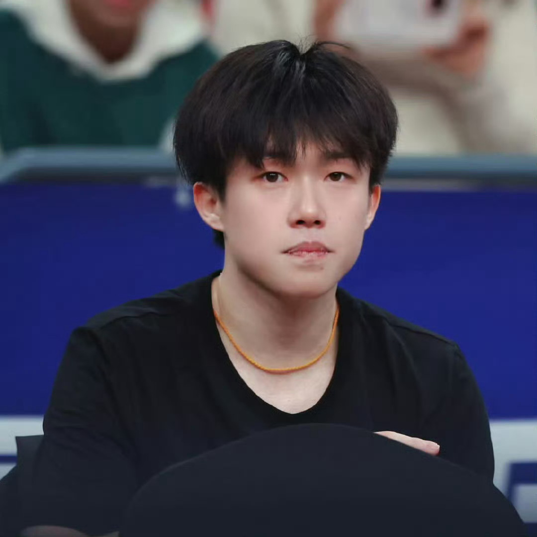 王楚钦被叫王慢慢是有原因的  这时候就会有人问怎么会有王楚钦这么可爱的人 