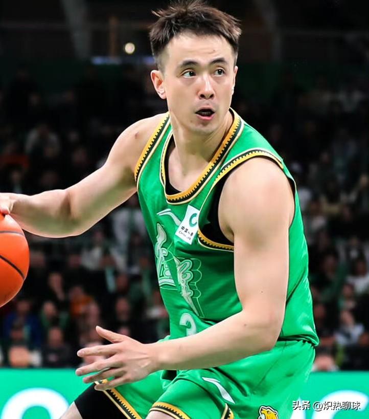 辽宁本钢93比77辽宁本钢，揪出输球三大球员需负责，徐昕表现让杜锋情何以堪！
第