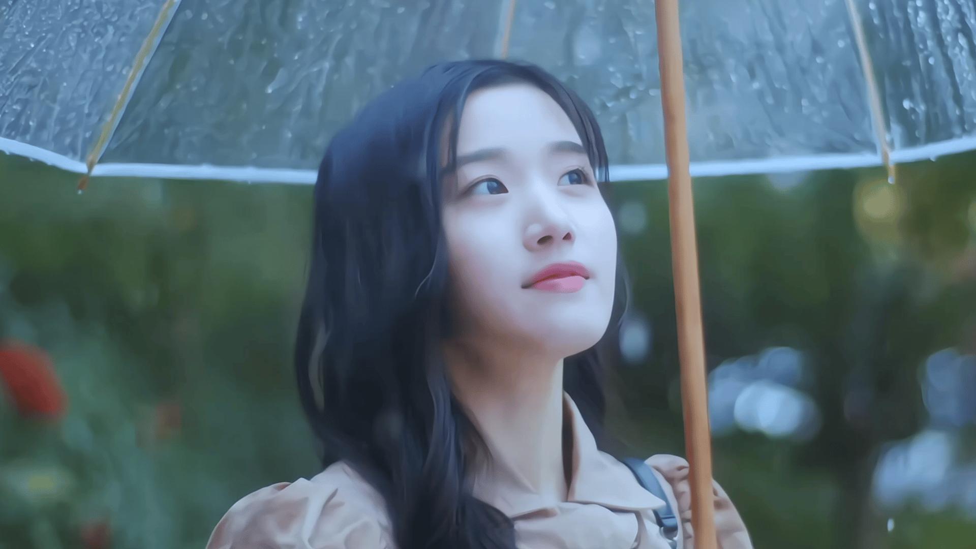 卢昱晓vlog里的人与自然 她把海边捡的碎珊瑚串成手链，对着镜头晃呀晃，说这是大