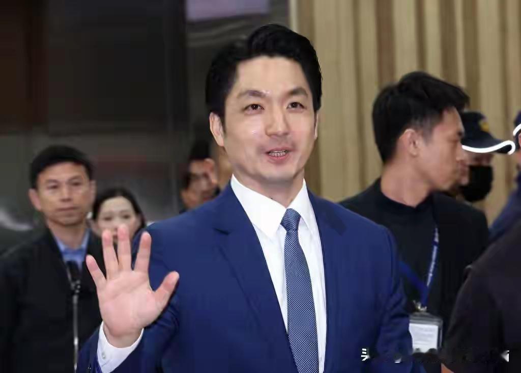 蒋万安：气度、温度、风度铸就的政坛新势力
 
当下台海，台北市长蒋万安无疑是岛内