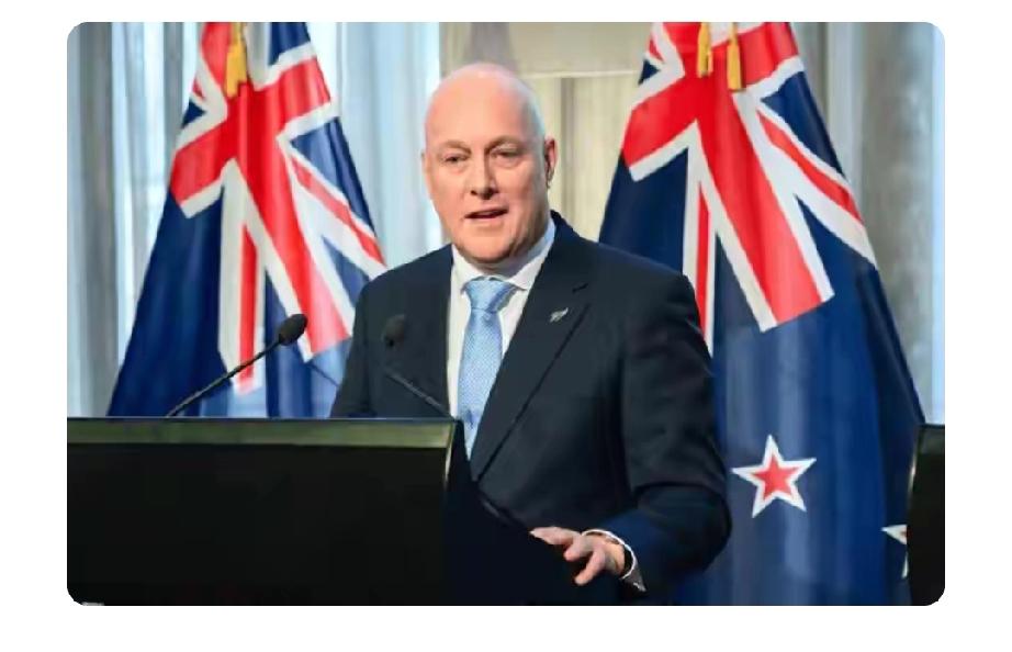 2025年10月，新西兰政府干了件惊人的事，宣布把两艘跨海峡渡轮建造订单给了中国