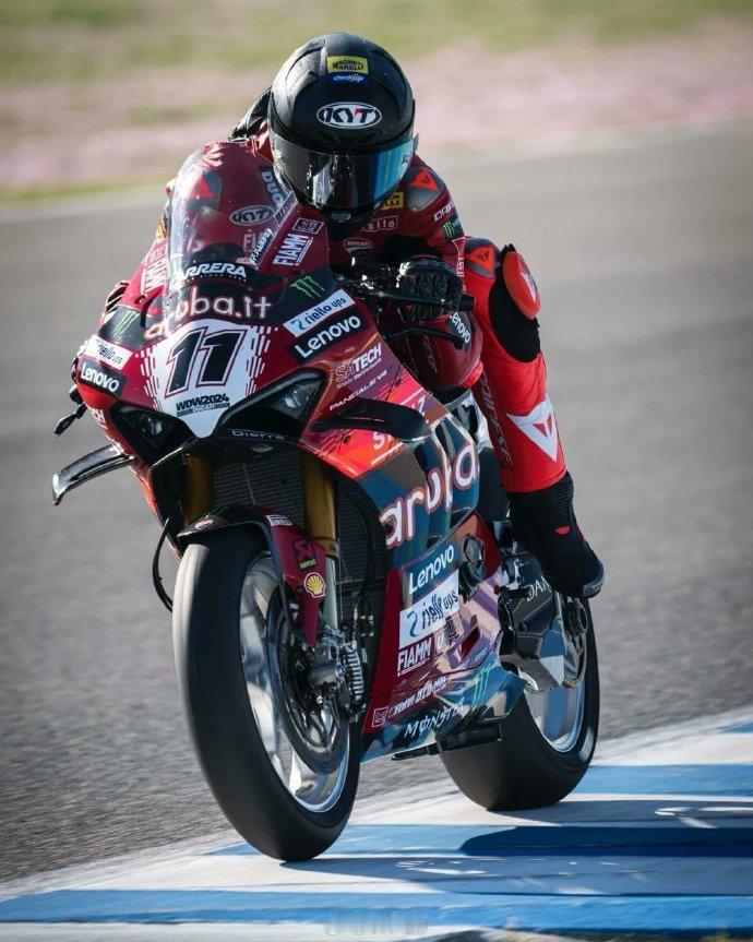 你知道在WSBK世界超级摩托车锦标赛，赛道的地表温度最高能够达到多少呢？告诉你9