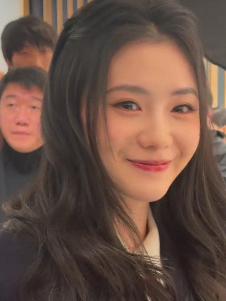 刘浩存制服女高学姐 生图的存子～更是美得没边😘 