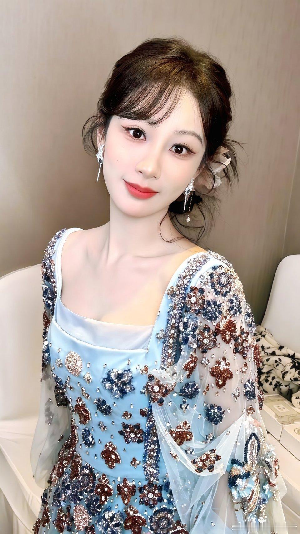 电视剧玉兰花开君再来 yz杨紫董竹君 yz杨紫玉兰花开君再来“我把所有的温柔都设