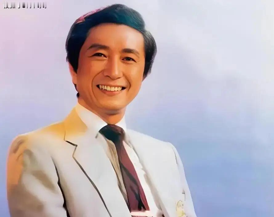 87岁名嘴宋世雄如今独自一人住在北京工体附近的养老院，儿女都在国外，身边连唠个知