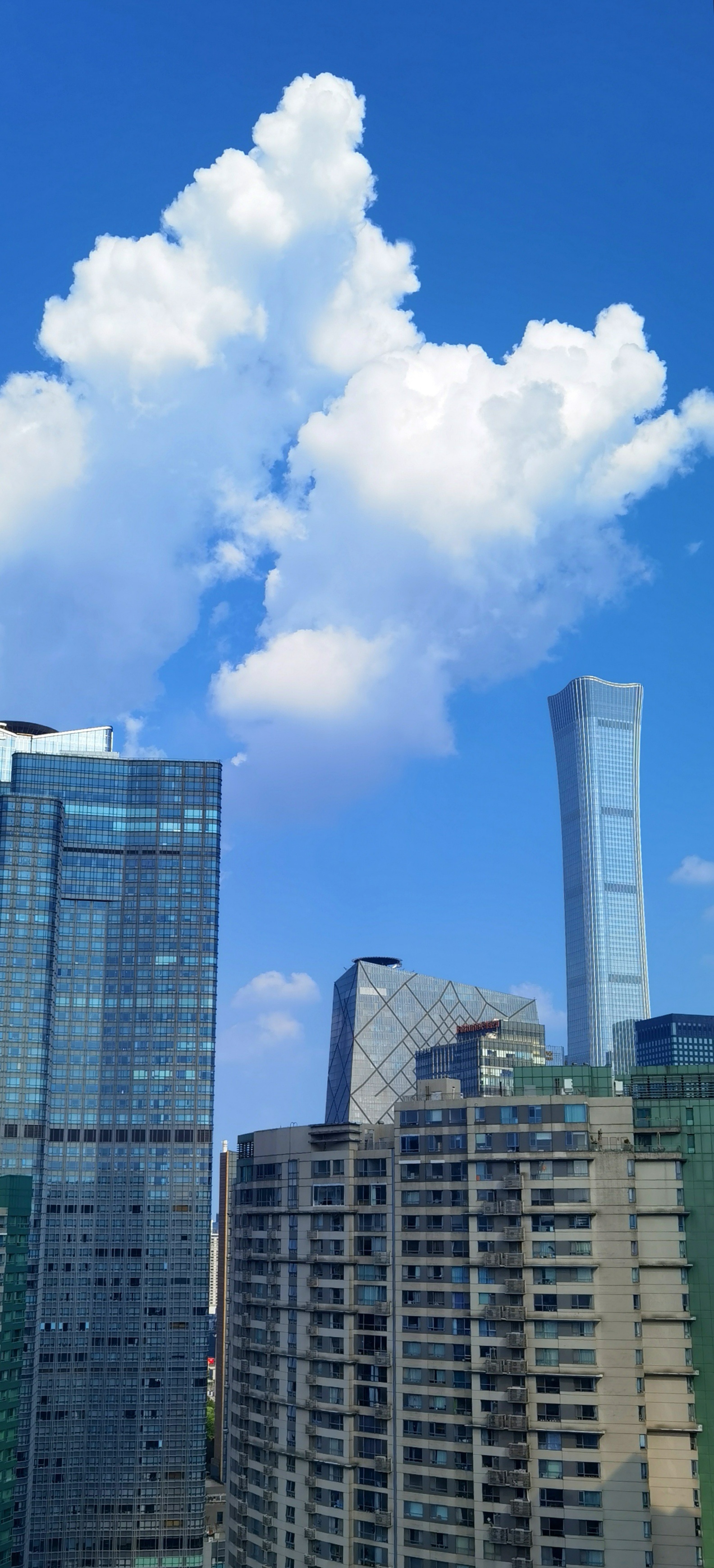 北京浓积云高耸似高塔北京今天最高温度35℃ ！夏日炎炎，好运连连！ 