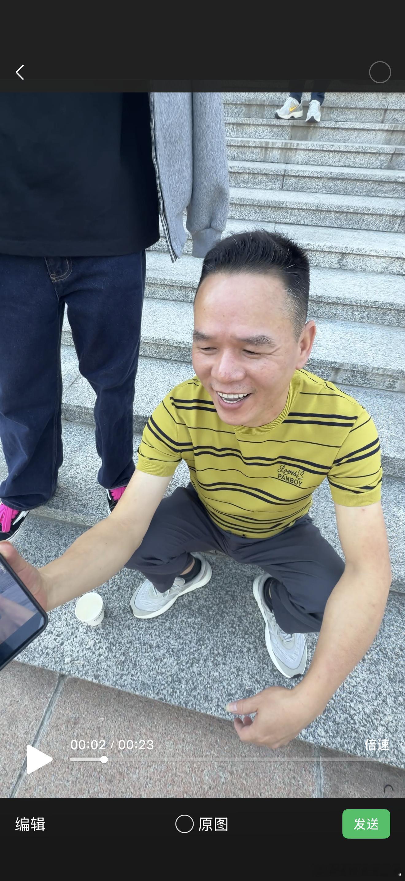 谁的作品胜出。松武还是赖小燕。我真的要笑晕了哈哈哈哈哈哈哈哈哈哈米琪吵吵屋 ​​