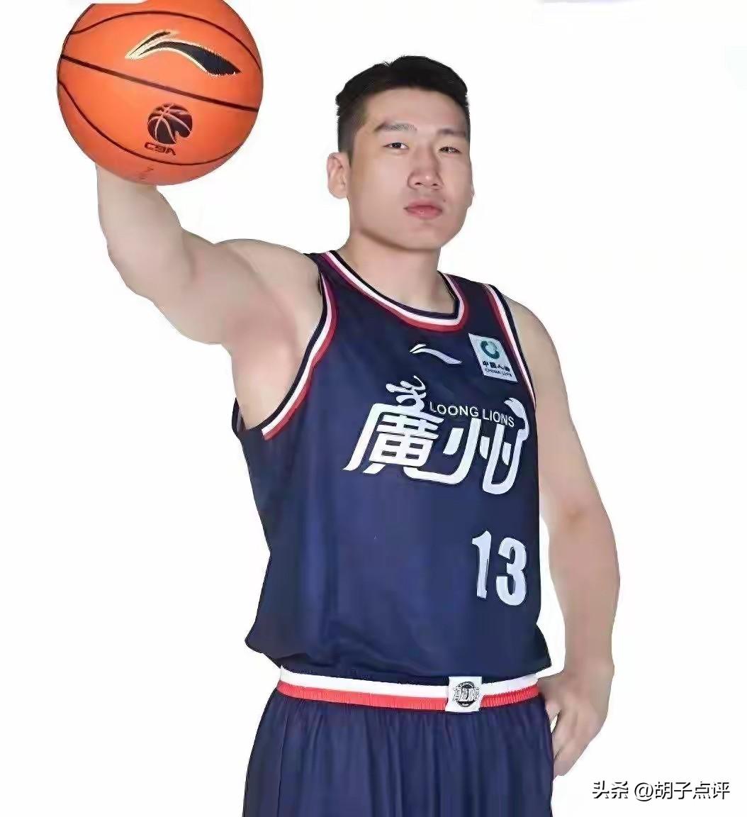 李炎哲转会山东被截胡，广东总经理朱芳雨用今年夏天腾出的顶薪名额拿下李炎哲，山东在