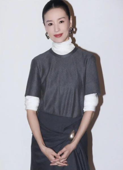 董洁这招太高了。
 
最近上访谈节目首谈离婚，她没说自己错了，也没说对不起潘粤明