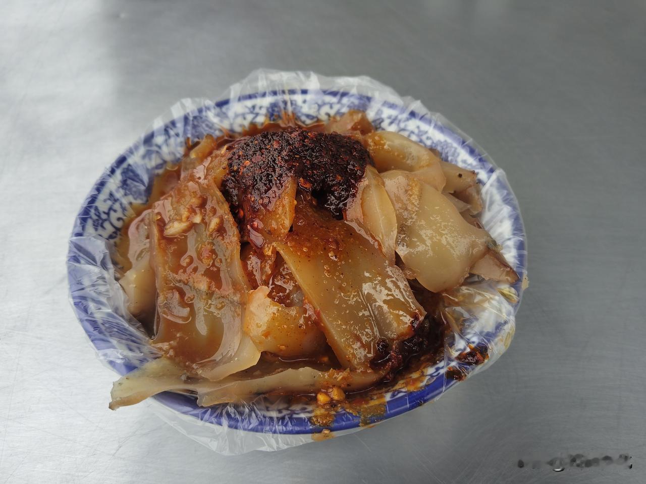 老机修厂路口的刘氏荞粉

根据网友提示，下午骑车去老机修厂路口专访“刘氏荞粉”。