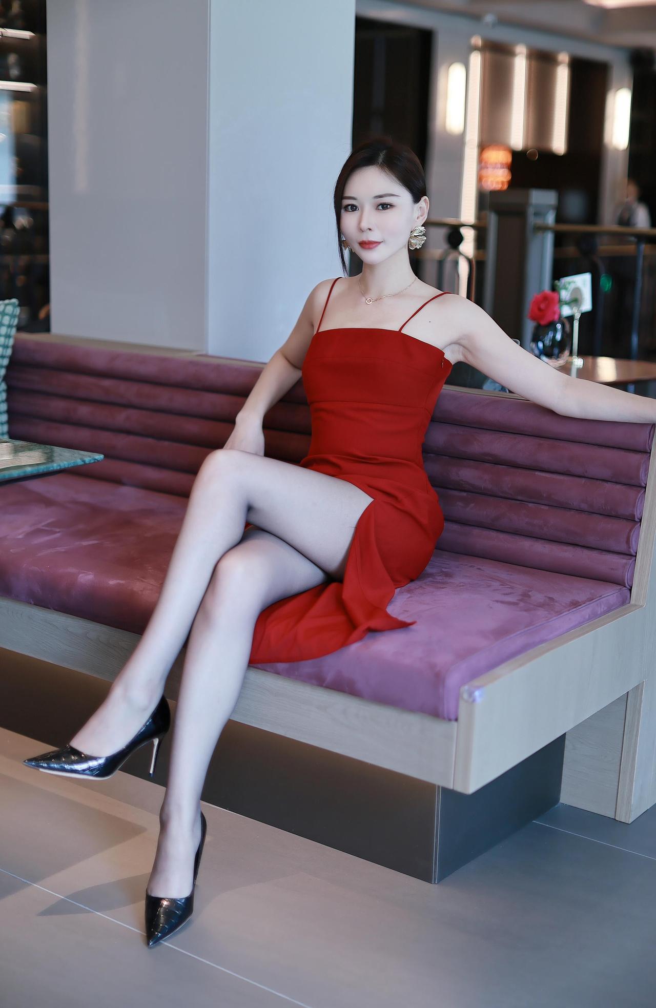 万能生活指南生活就是把快乐装在心中，一路向前秋日生活打卡季 秋冬服饰焕新季 御姐