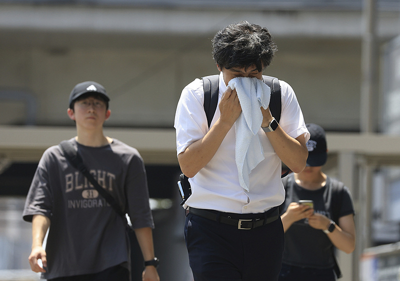 【日本群马县观测到41.6摄氏度高温】#日本气象观测史上最高气温#据日本气象部门