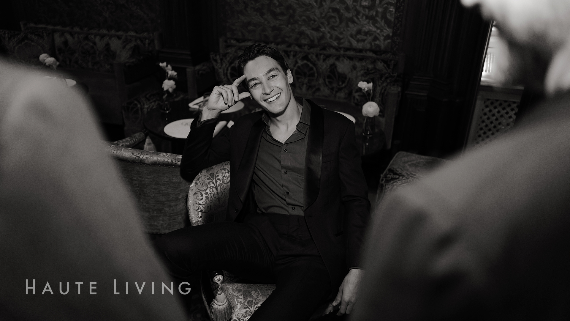 George登上了《Haute Living》六月刊杂志封面。此次专题围绕Geo