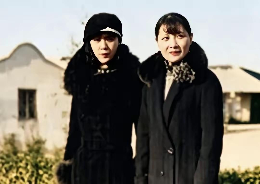 30年代，年轻时的于凤至与宋美龄的一张留影。