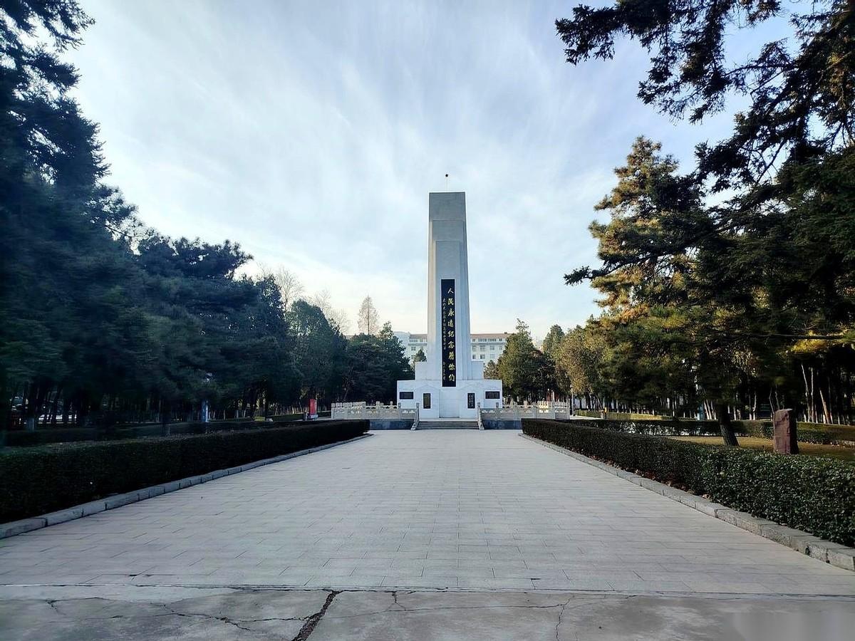 一顿大酒干懵了，睡了整整十个钟头，早上起来一测血糖：5.3。
我直接傻眼了。
你