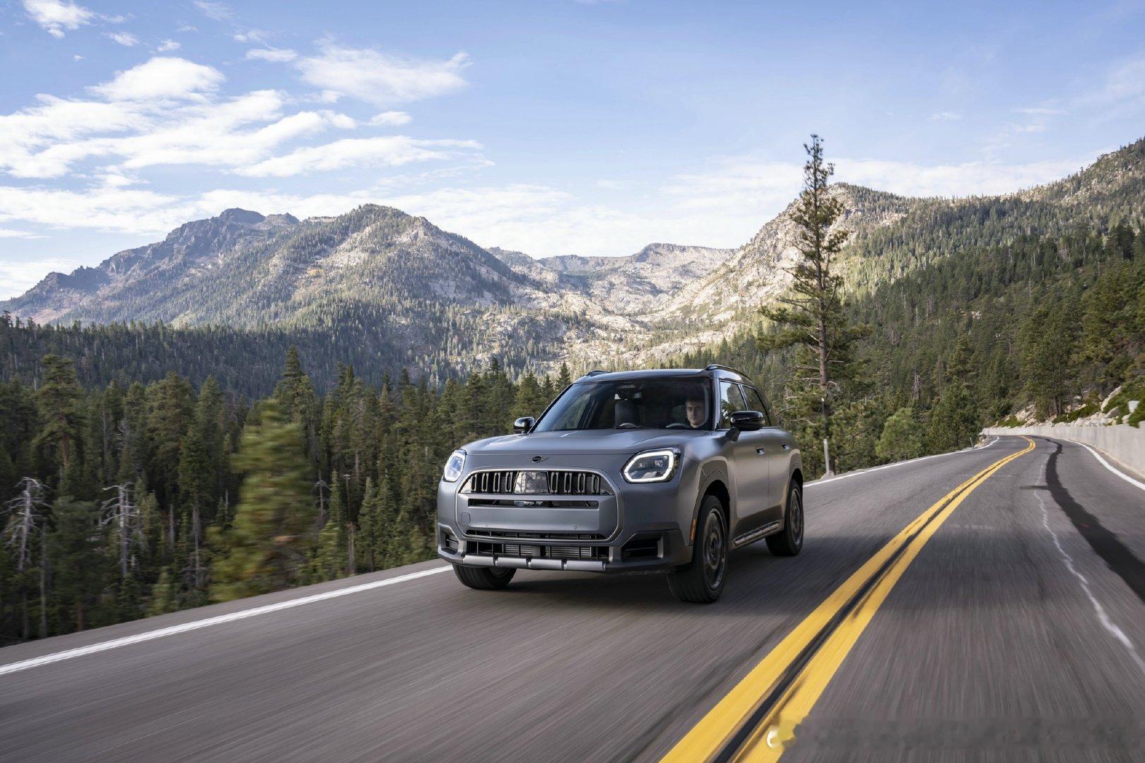 近日，全新MINI COUNTRYMAN UNTAMED特别版在北美太浩湖迎来全