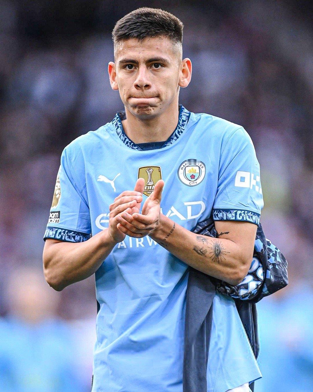✈️🏆埃切维里被瓜迪奥拉教练列入曼城2025世俱杯 球员名单。❌格拉利什没有入