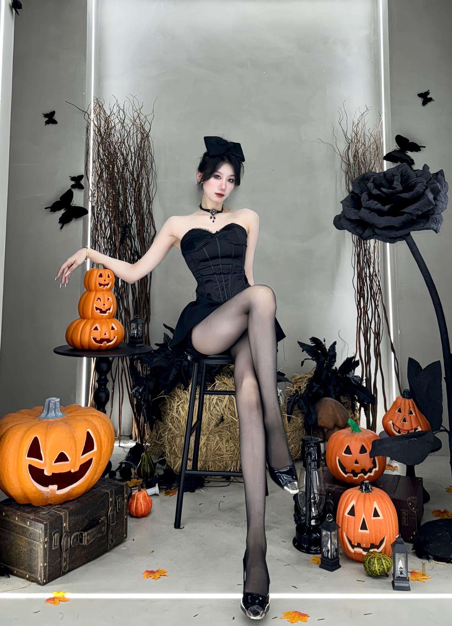 🎃 “𝔗𝔯𝔦𝔠𝔨 𝔬𝔯 𝔱𝔯𝔢𝔞𝔱!” “?...