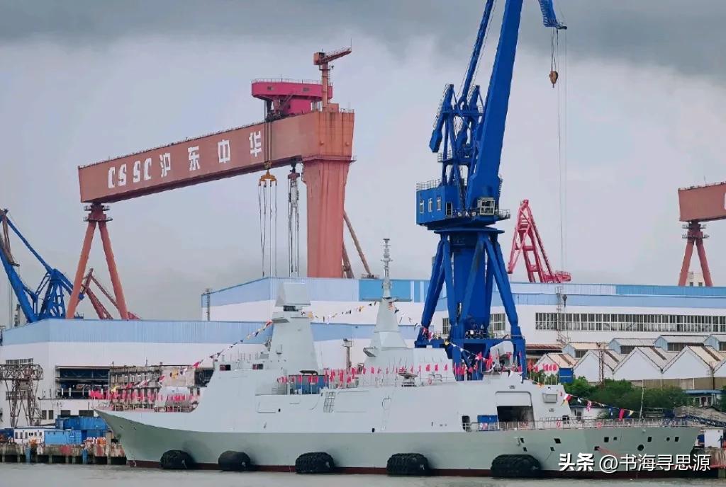 它是大洋深处悄无声息的全能猎手，是中国海军护卫舰序列里一座灵活的海上堡垒，更是中