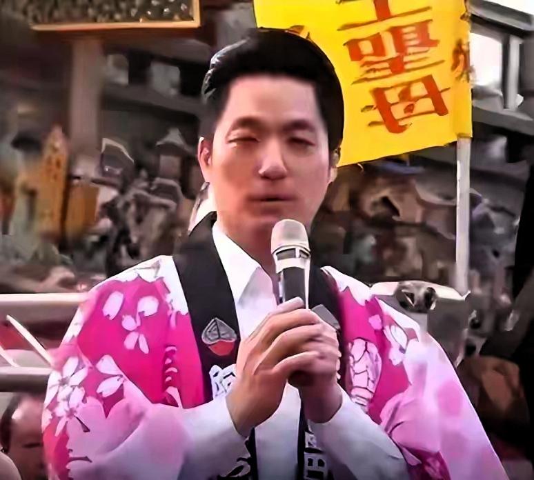 台北101改名闹剧：蒋万安一句话，撕开绿营内斗与台独伪装
 
前言
 
美国攀岩